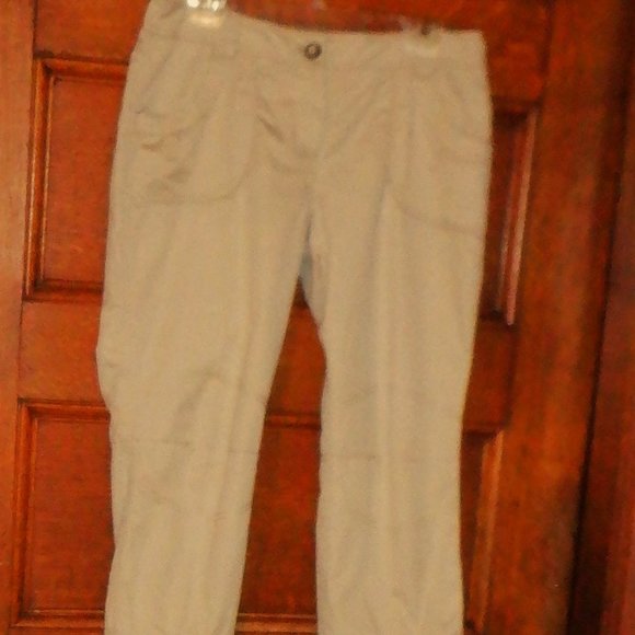 ~~ RW & Co. Capris ~~~ 8 - Picture 2 of 2